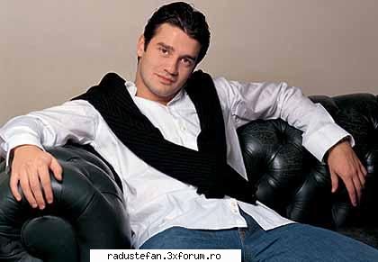 cristian chivu imi place cum sta aici!